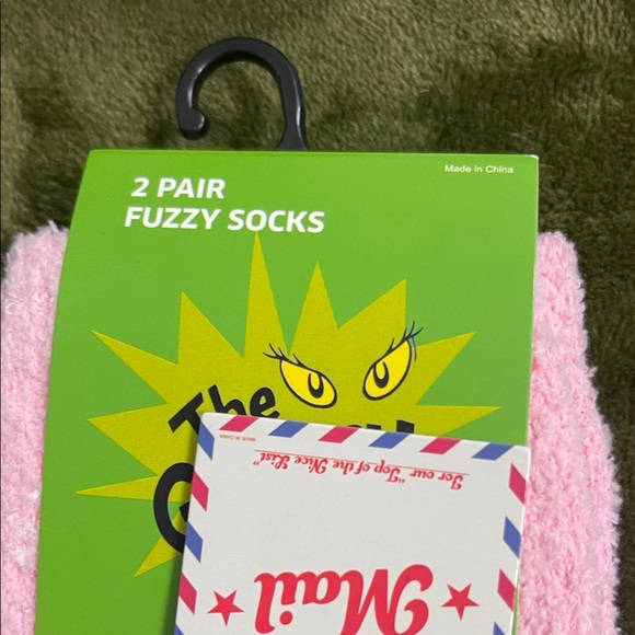 Dr. Seuss Grinch Pink and Green Christmas cozy socks - Picture 4 of 5